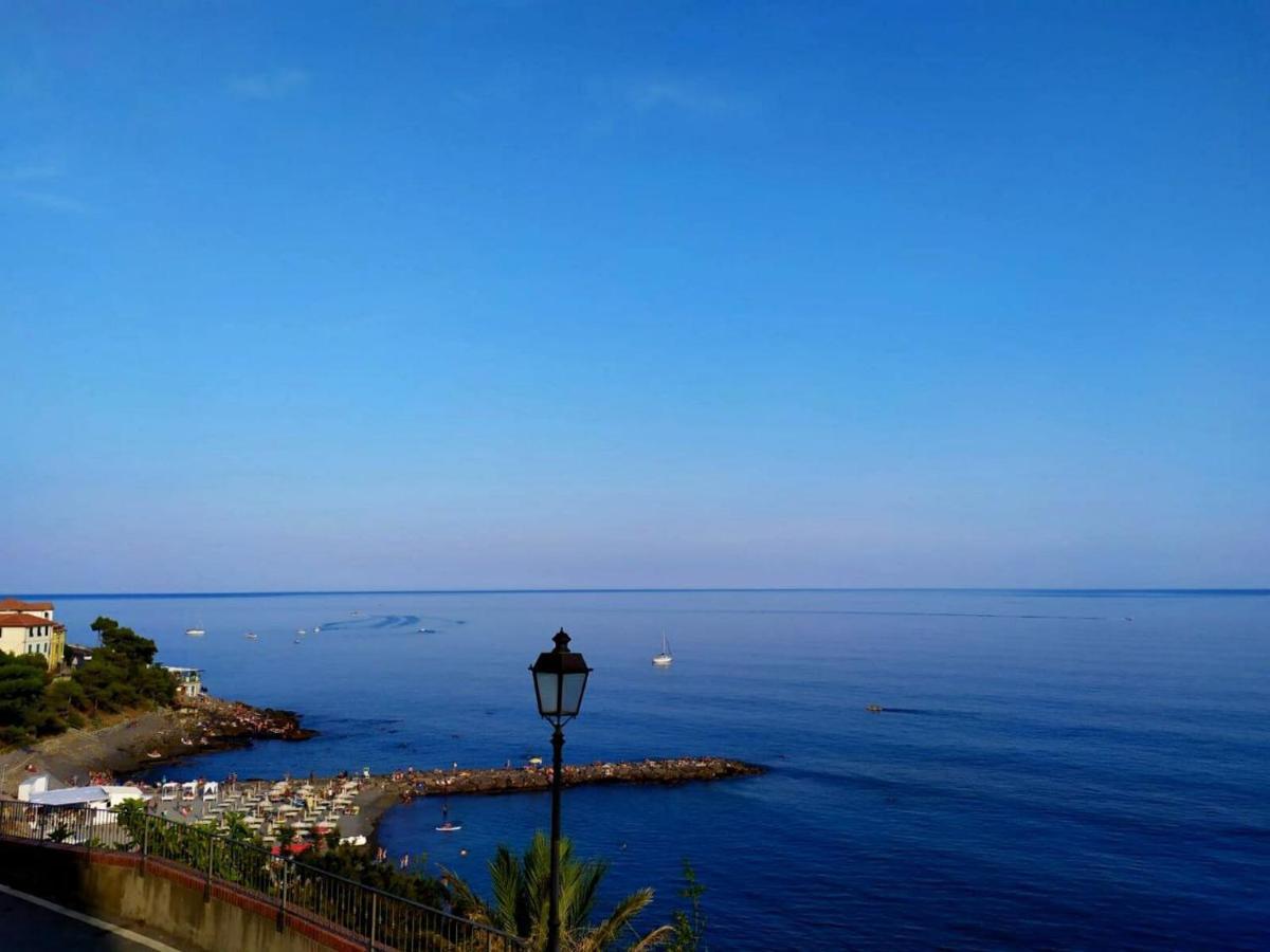 Tra Il Borgo E Il Mare Bed & Breakfast Cervo Ngoại thất bức ảnh